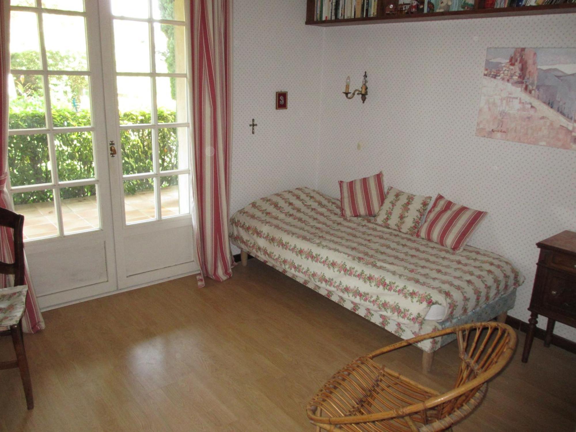 Clos Sainte-Garde Saint Didier  Kamer foto