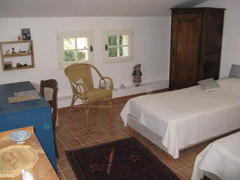 Clos Sainte-Garde Saint Didier  Kamer foto