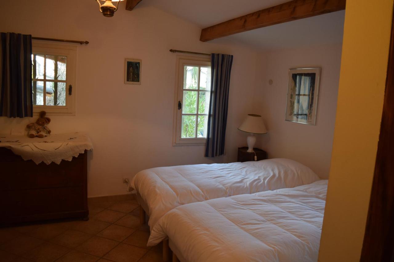 Clos Sainte-Garde Saint Didier  Kamer foto